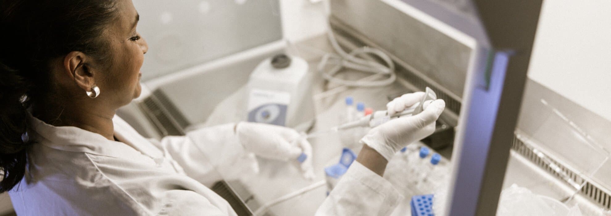 medarbetar i labb medarbetare i labb