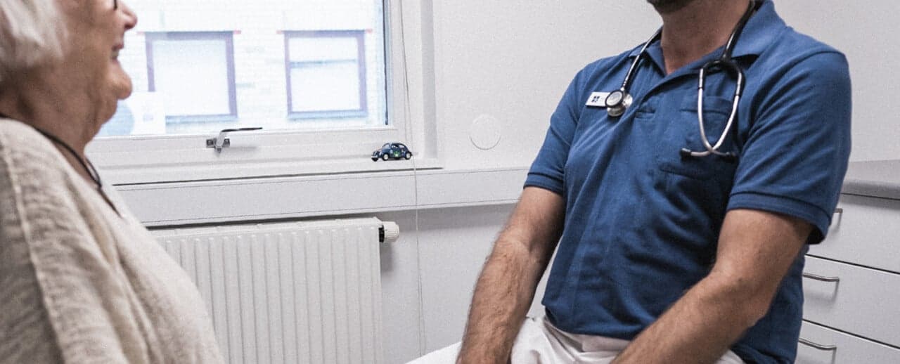 läkare med patient läkare med patient